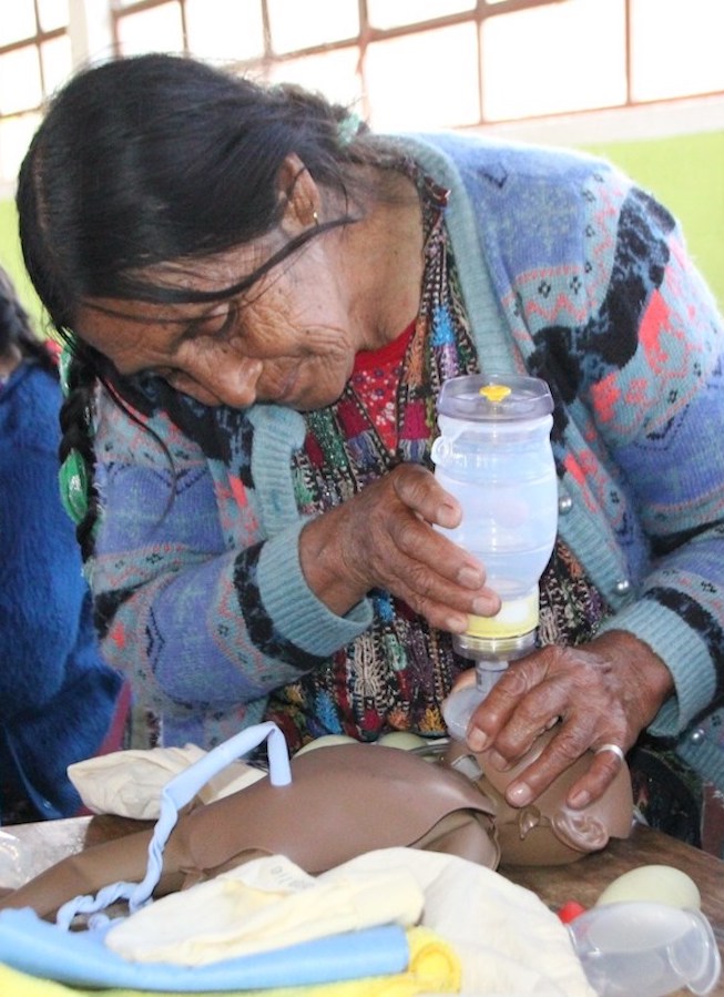 learning how to help newborn babies start breathing